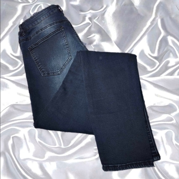 🔅Host Pick Eighty-Two Blue Jeans - Picture 13 of 16